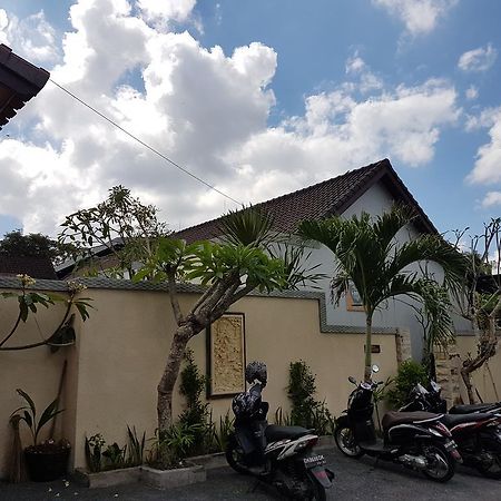 Nyoman Guesthouse Canggu Exterior foto